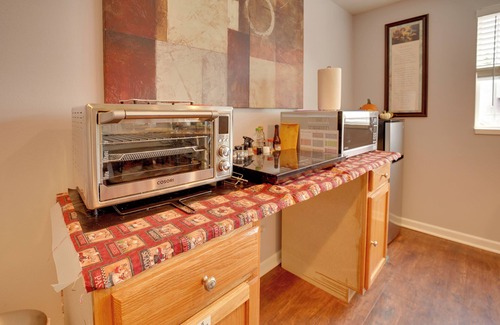 Springfield Apartment | Springfield Apt w/Deck + Central Location!