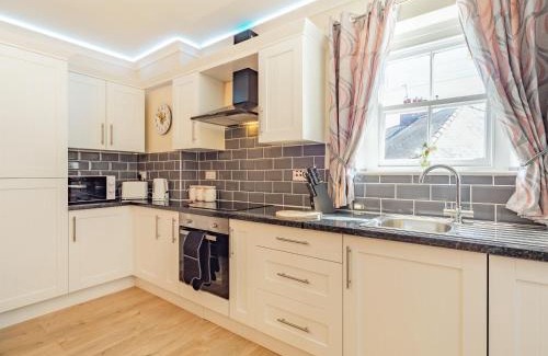 Stanhope House | Squirrel Cottage - Uk37886