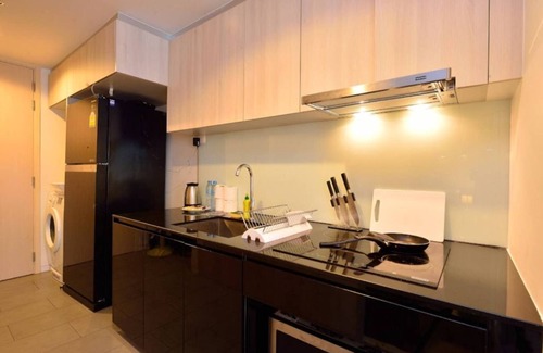 Samsen Nai Condo | [SR 2.2] 2BR FUTURISTIC @ BTS, Bangkok