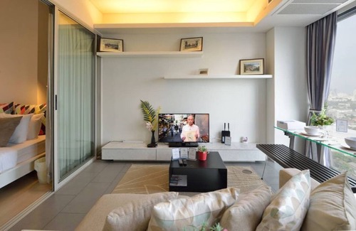 Samsen Nai Condo | [SR 2.3] 2BR FUTURISTIC @ BTS, Bangkok