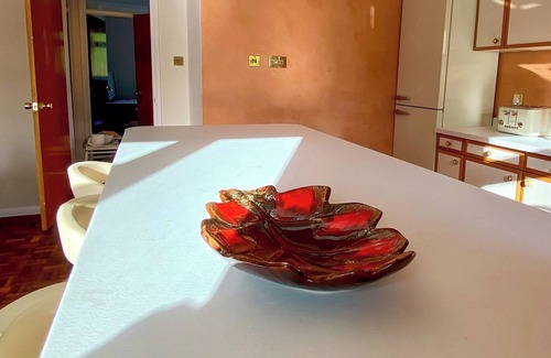 St Albans Apartment | St Albans Gem: Stylish Flat, Balcony, Easy Commute