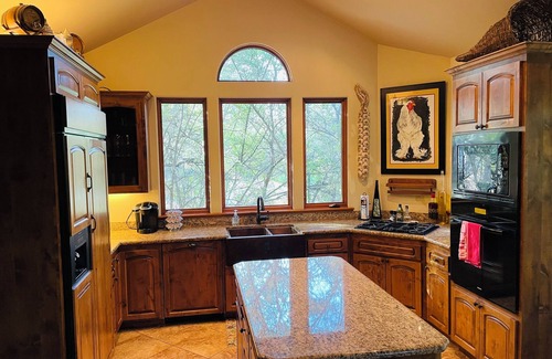 St. Helena House | St. Helena Cozy Hillside Villa