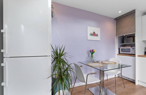 Hove House | St Helens Studio with Free Parking by My Getaways