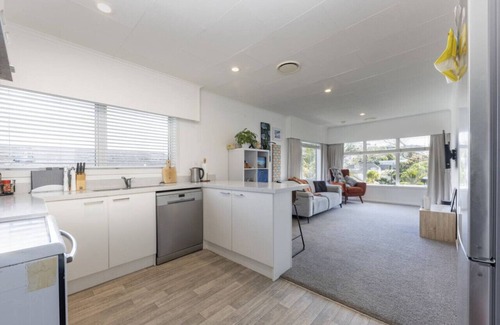 Glendowie Apartment | St Heliers Gem: Beach and Scenic Routes Nearby