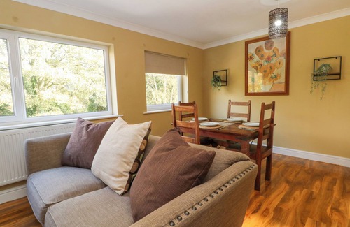 Hoole Cottage | St. James Court
