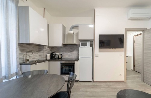 Barriera Vecchia-San Giacomo Apartment | St. James District Modern Apartment