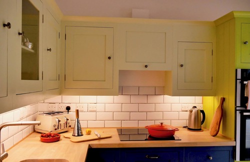 Exeter House | St James: Light, airy house with garden near Exeter university and town centre.