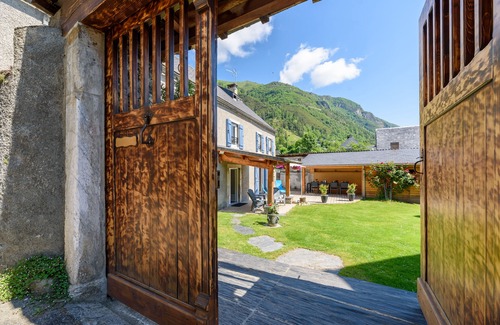 Vignec House | St Lary/vignec: "les 3 Flocons" Maison de Vacances 10 Personnes
