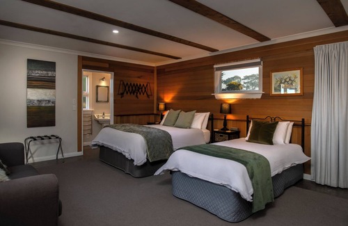 Springlands Bed & Breakfast | St Leonards Vineyard Cottages
