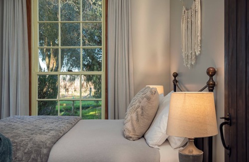 Springlands Bed & Breakfast | St Leonards Vineyard Cottages