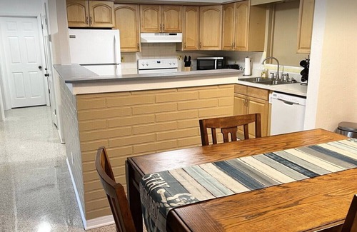 Disston Heights House | ★☆ St. Pete - Eat. Play. Swim. ENJOY!! ★☆