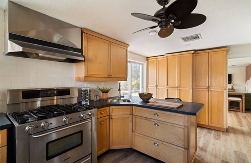 Disston Heights House | St Pete Pool Paradise: Heated Pool, Hot Tub, Coffee - Near Beaches