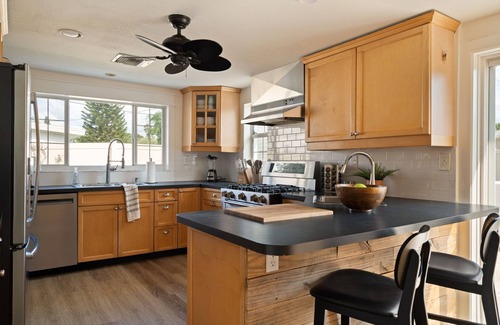 Disston Heights House | St Pete Pool Paradise: Heated Pool, Hot Tub, Coffee - Near Beaches