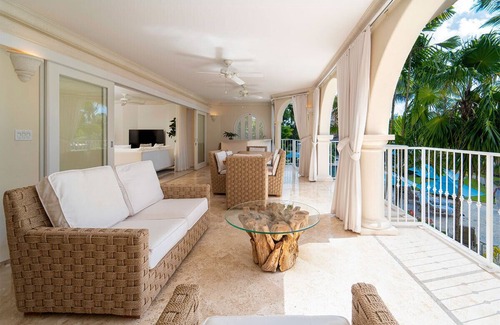 Little Battaleys Apartment | St Peter's Bay 211 - Chic Modern Condo
