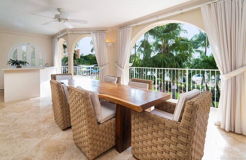 Little Battaleys Apartment | St Peter's Bay 211 - Chic Modern Condo