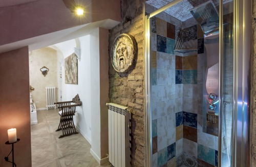 Vatican Apartment | St. Peter's in Love - Honeymoon suite with small pool
