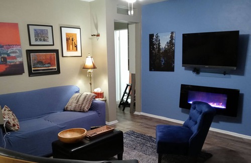 Meadowlawn House | St Petersburg, Florida Entire Cozy Home: Location, location, location