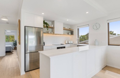 Noosa Heads Apartment | St Tropez 7: Stylish Apartment on the Noosa Waterfront, River Views