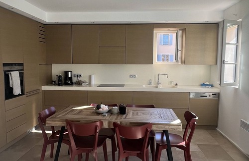 Saint-Tropez Apartment | ST Tropez Plein Centre Appartement Lumineux Avec Parking Place des Lices