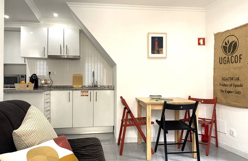 Alfama Apartment | Sta Clara House -Cozy Flat@Graça. NewDeco2024!