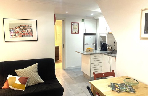 Alfama Apartment | Sta Clara House -Cozy Flat@Graça. NewDeco2024!