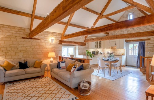 Brimpsfield Cottage | Stable Cottage at Freams Farm, Painswick - sleeps 5 guests in 3 bedrooms