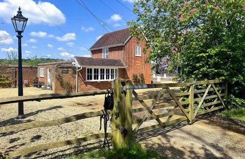 Sharpthorne House | Stablehurst Cottage