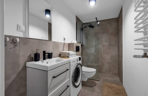 Praga Apartment | Stadion Narodowy 45m2, Top Location, Metro by Rentujemy