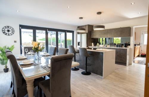 Stalybridge House | Stalybridge Sanctuary - Luxe Hot Tub Retreat