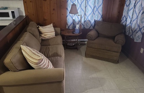 Cadiz Cabin | Stand alone cabin, sanitized, full kitchen.