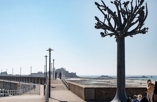 Saint Helier Apartment | Standard Balcony Apartment - south-facing