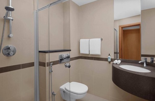 Garhoud Apartment | Standard Room Near Dxb Airport with Free Breakfast