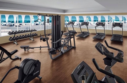 Garhoud Apartment | Standard Room Near Dxb Airport with Free Breakfast