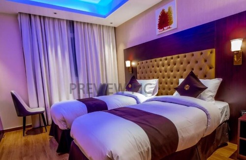 Al Muraqqabat House | Standard Room Near Reef Mall By Luxury Bookings