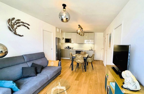 Deauville City Centre Apartment | Standing, Centre, 2 Sdb 2 WC, Balcon, Parking