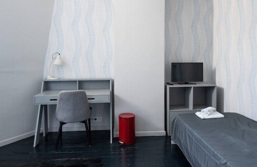 Roubaix House | Standing room 9 private with key downtown