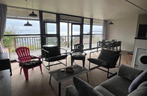 Stanmore Bay House | Stanmore Bay Log Cabin - short walk to beach