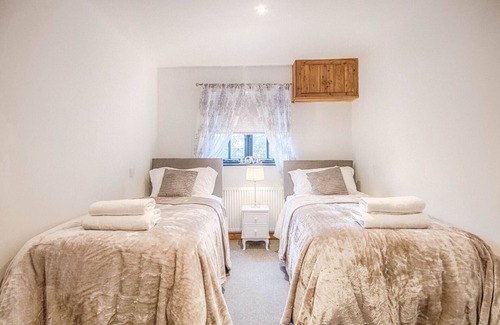 Bishop's Stortford House | Stansted Airport - Beautiful Annexe with Parking