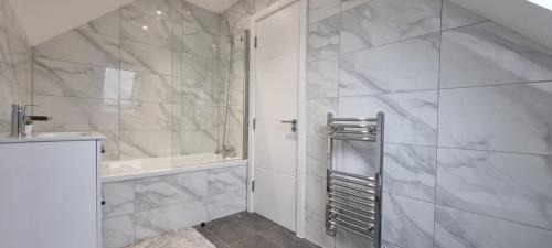 West Hendon Apartment | Star London Station Road 2-Bed Loft Flat