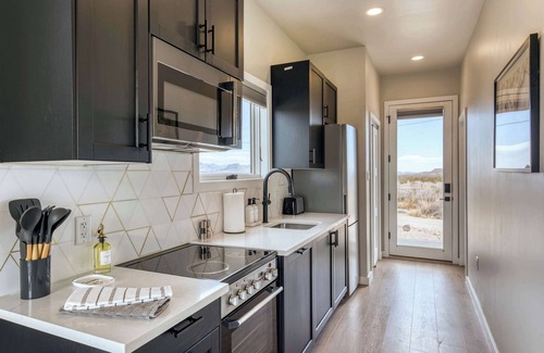 Study Butte-Terlingua Apartment | Stardust Luxury Cottage with loft & a great view