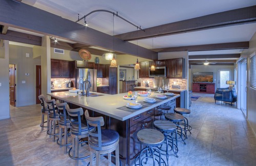 Sundown Ranch Estates House | STARFIRE Golf VIEW, Pvt POOL w/opt Heat, Putting Green, Fire Pit, 10 mins to Old Town