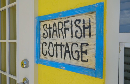 Anna Maria Cottage | Starfish Cottage - sleeps 4 guests in 2 bedrooms