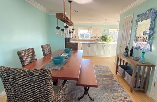 Norfolk House | Starfish Cottage . Direct Beachfront!