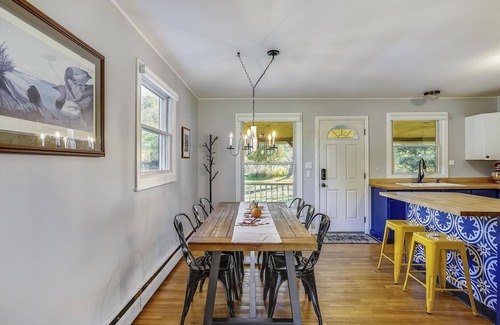 Moscow House | Stargazer Cottage - Situated on 2 private acres with an idyllic lily pond