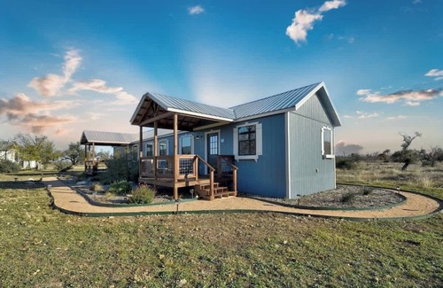 Fredericksburg Cottage | Stargazing Retreat at Lone Star Cottage