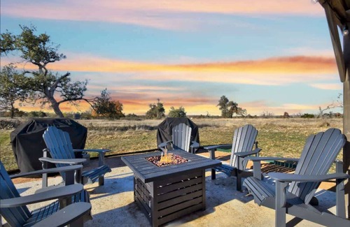 Fredericksburg Cottage | Stargazing Retreat at Lone Star Cottage