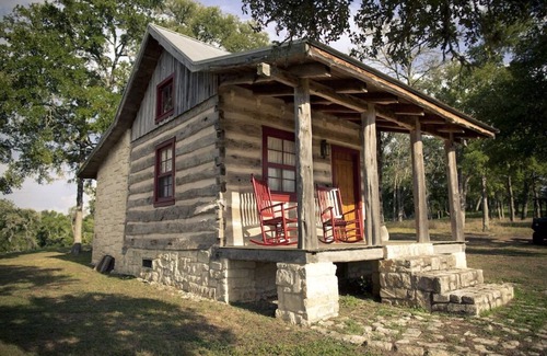 New Ulm Cabin | StarHill Farms Cabin on the Hill