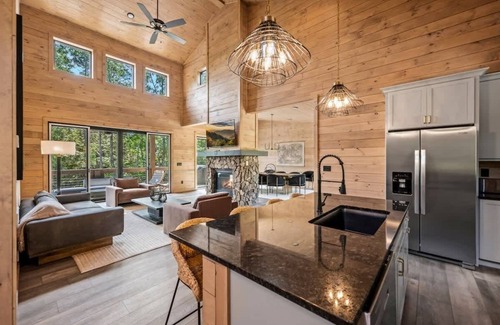 Sevierville Cabin | Starlight Ridge - Luxury Indoor Pool with Theatre