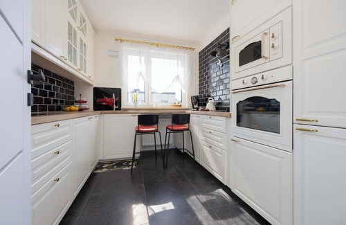 Bialoleka Apartment | Starowiślna 3 | Spacious Apartment | Parking