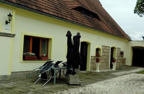 Martinkovice House | Statek-Hofje